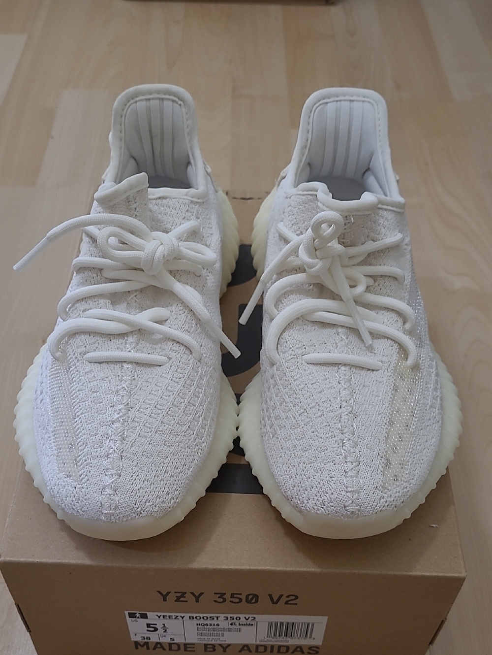 EUC Adidas YZY 350 V2 Low-Top Bone Sneakers
